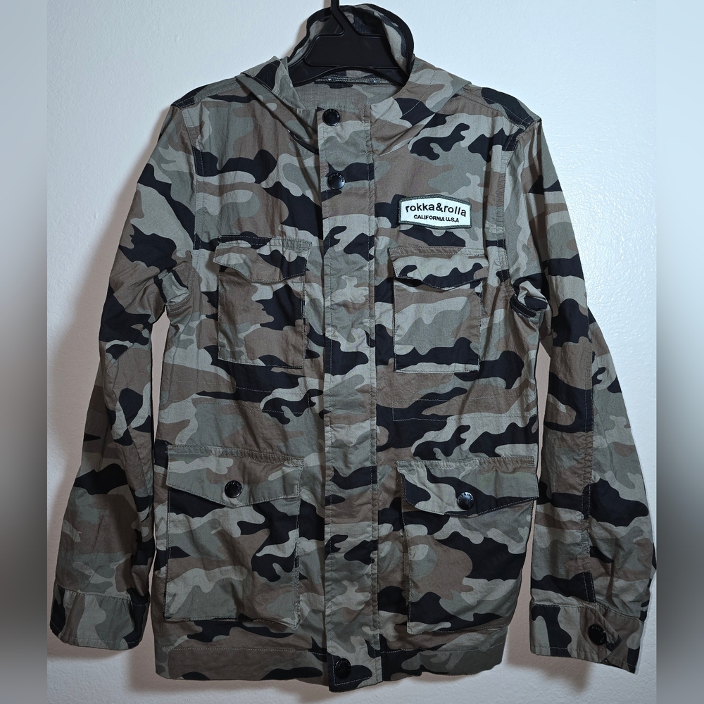 Boy's Lg 10/12 Rokka&Rolla hooded cotton jacket with a camouflage pattern. 